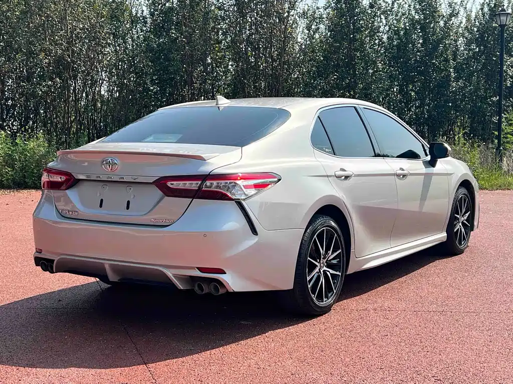 Toyota Camry — миниатюра 6