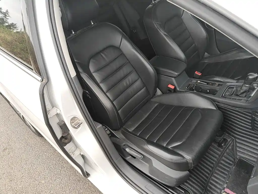 Volkswagen Golf — миниатюра 25