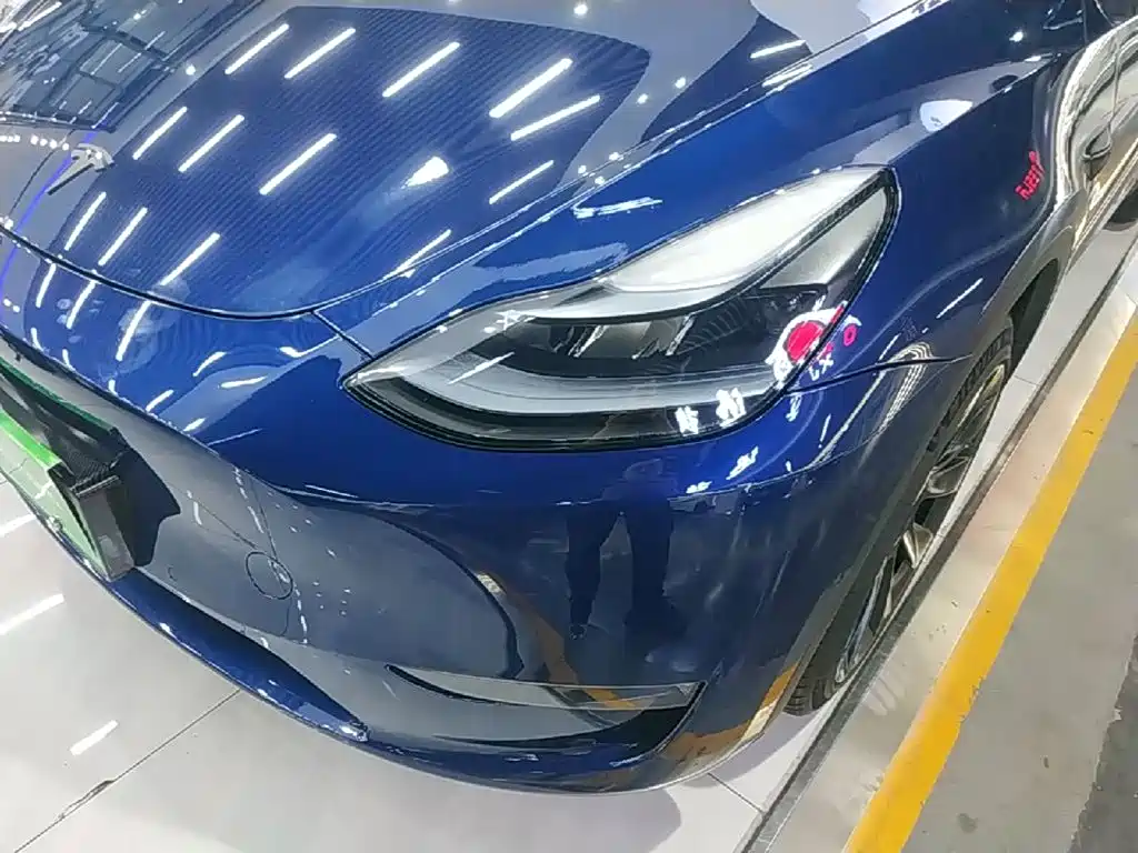 Tesla Model Y — миниатюра 24