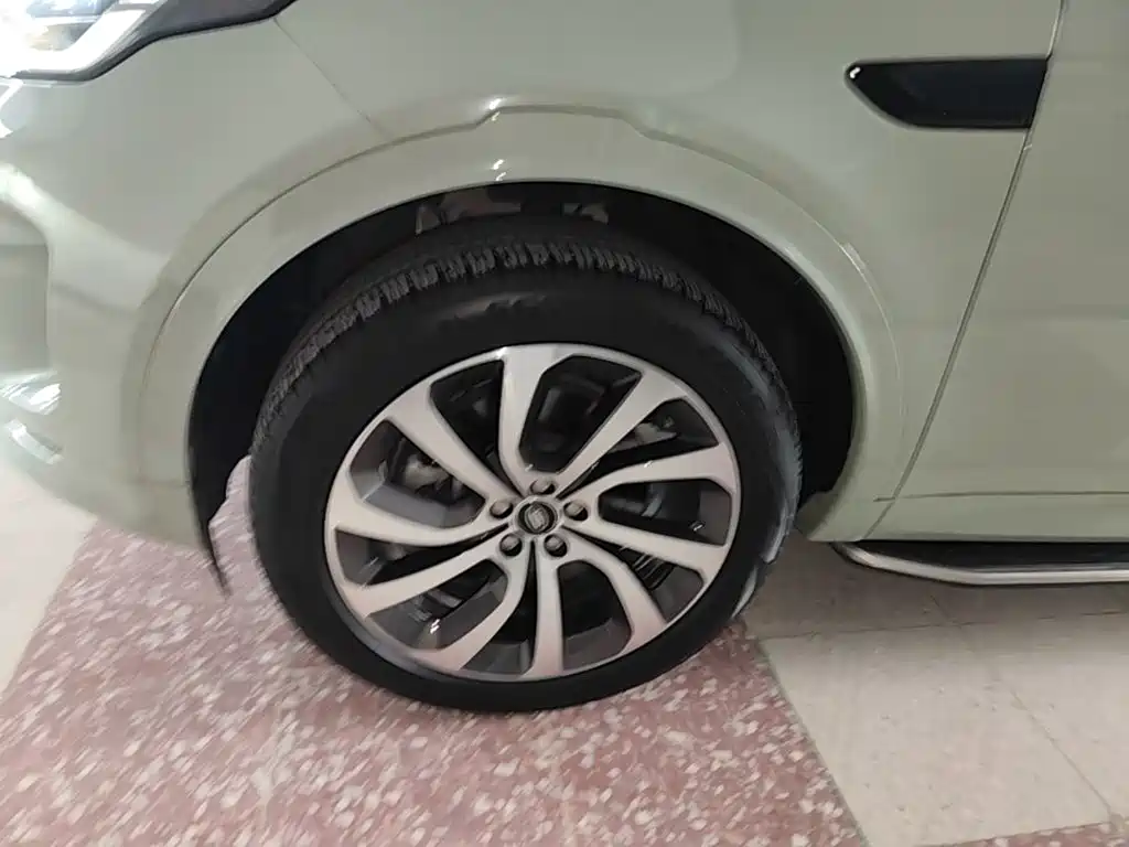 Land Rover Discovery Sport Hybrid — миниатюра 23