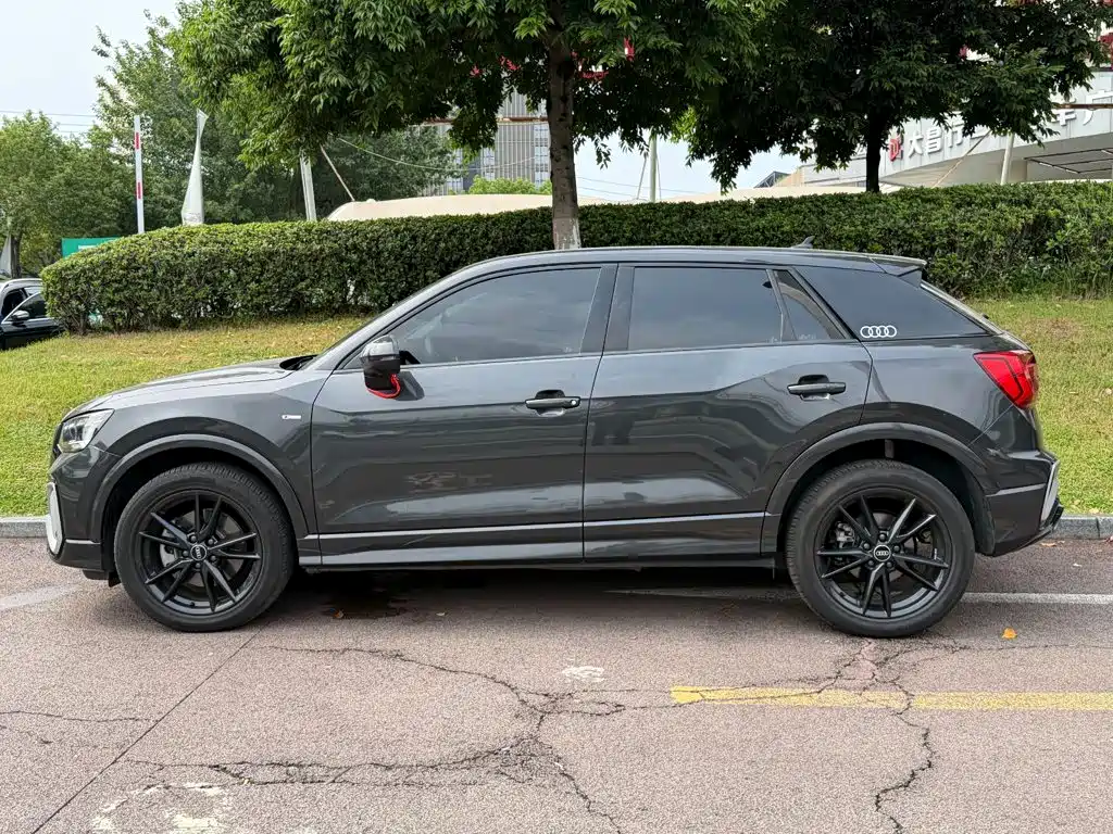 Audi Q2L — миниатюра 3