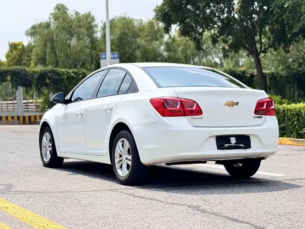 Chevrolet Cruze — миниатюра 15