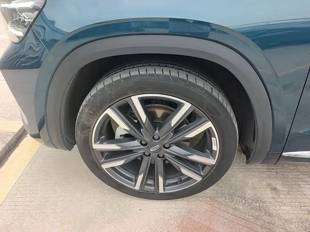 Geely Xingyue L — миниатюра 23