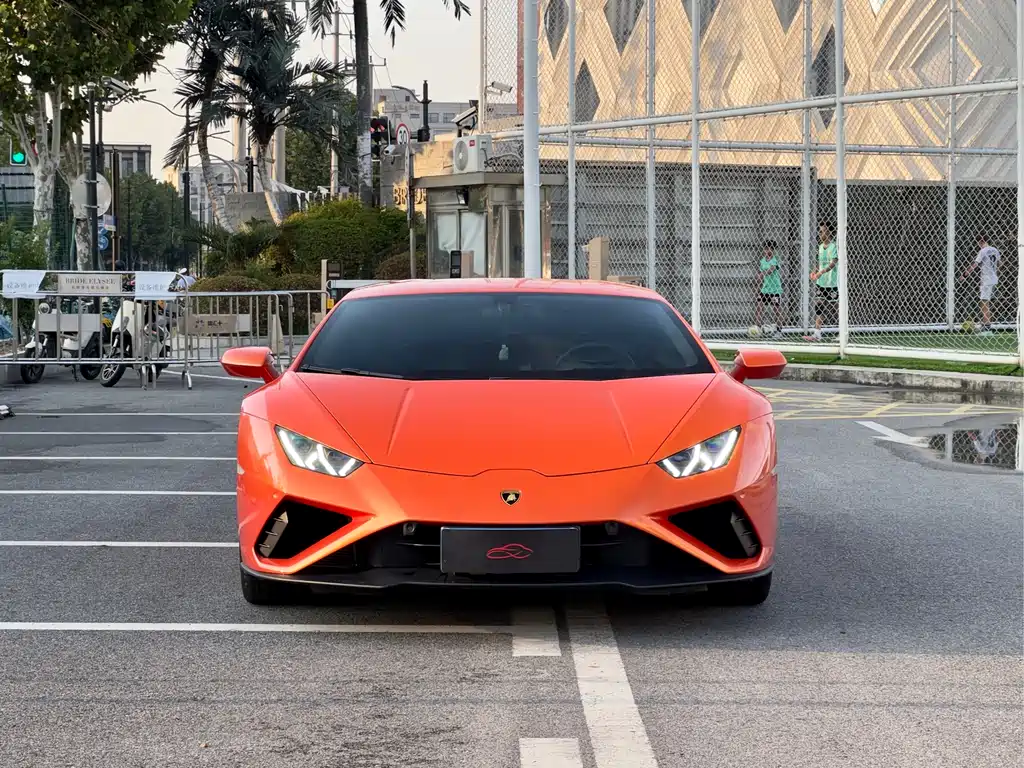 LAMBORGHINI HURACÁN