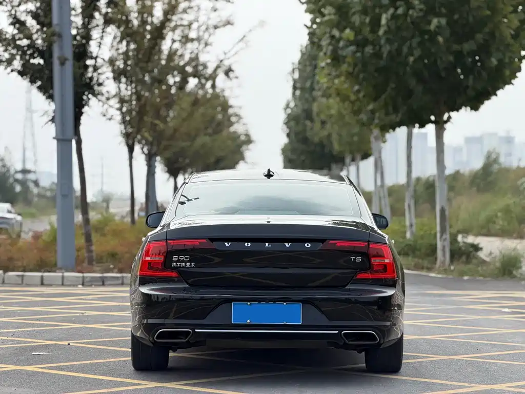 Volvo S90 — миниатюра 8