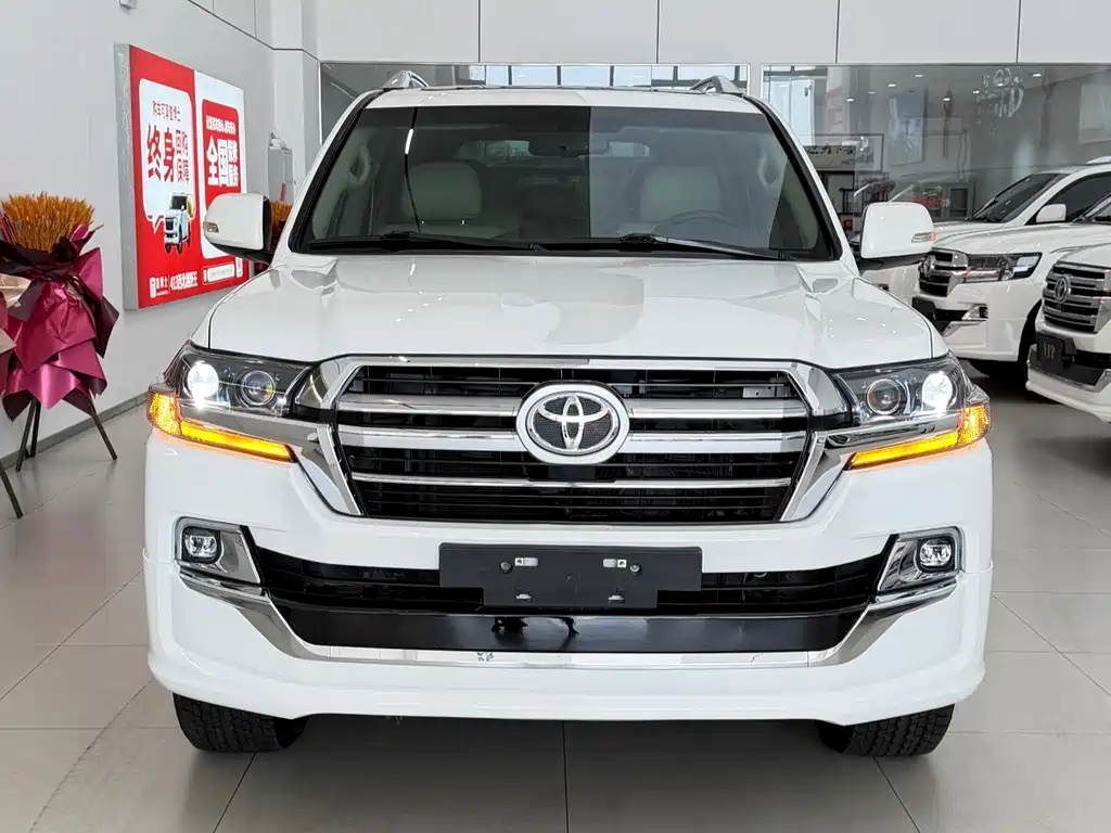 Toyota Land Cruiser 2012 4.0L AT VX