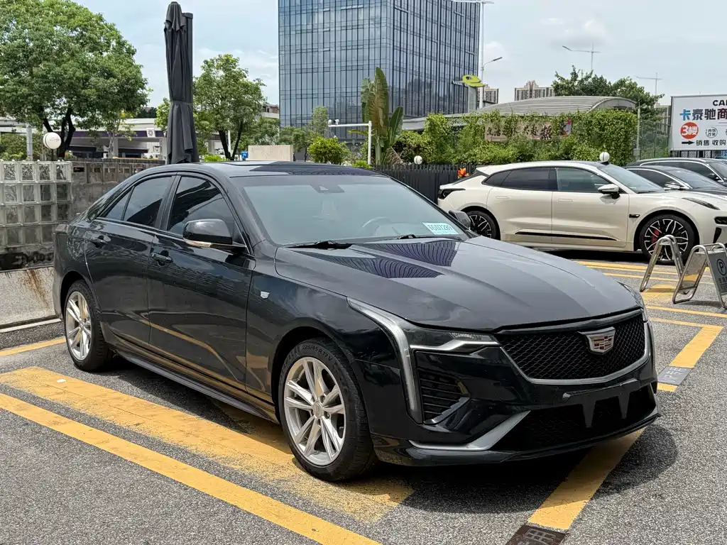 Cadillac CT4 2022 28T
