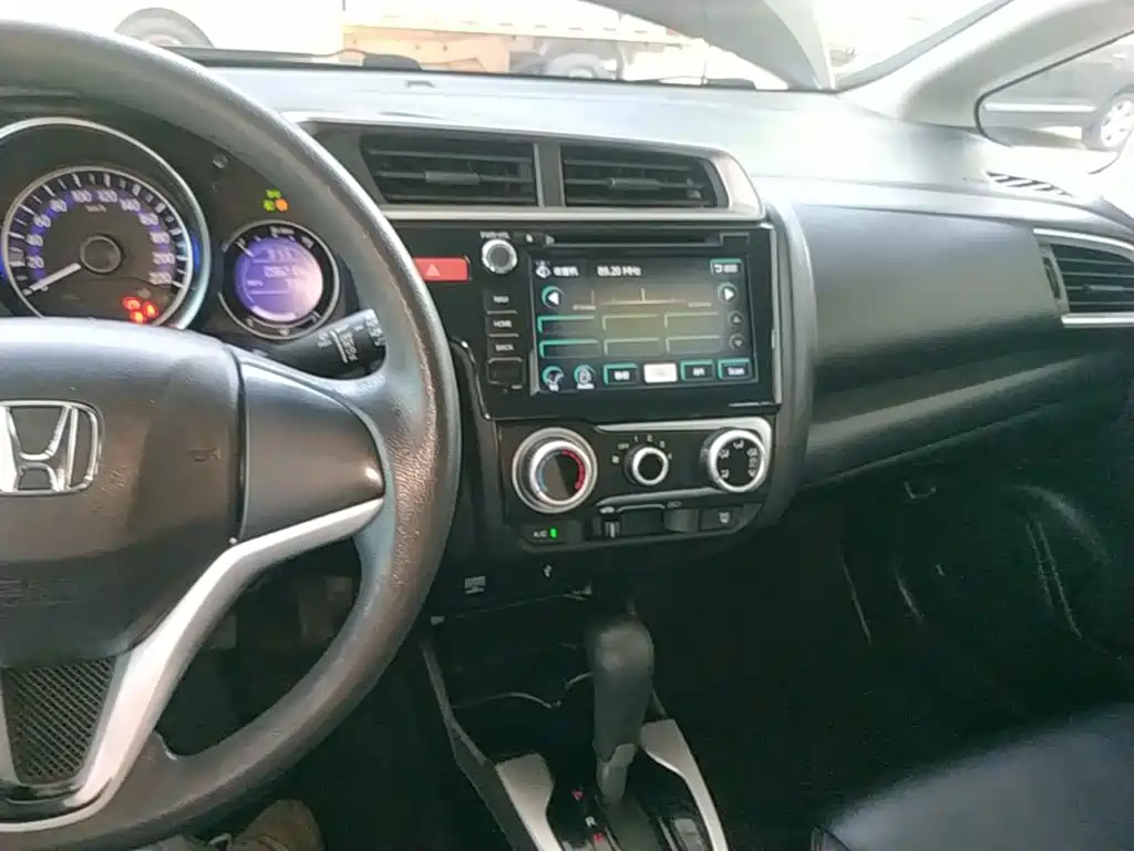 Honda Fit — миниатюра 13