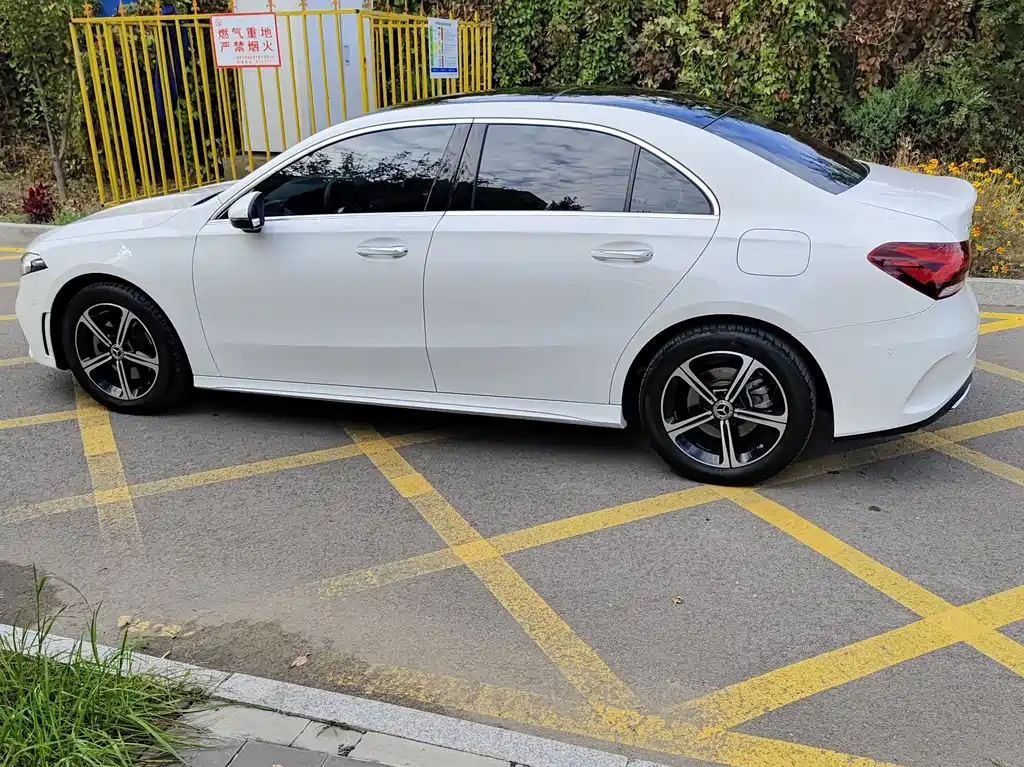 MERCEDES-BENZ  A CLASS