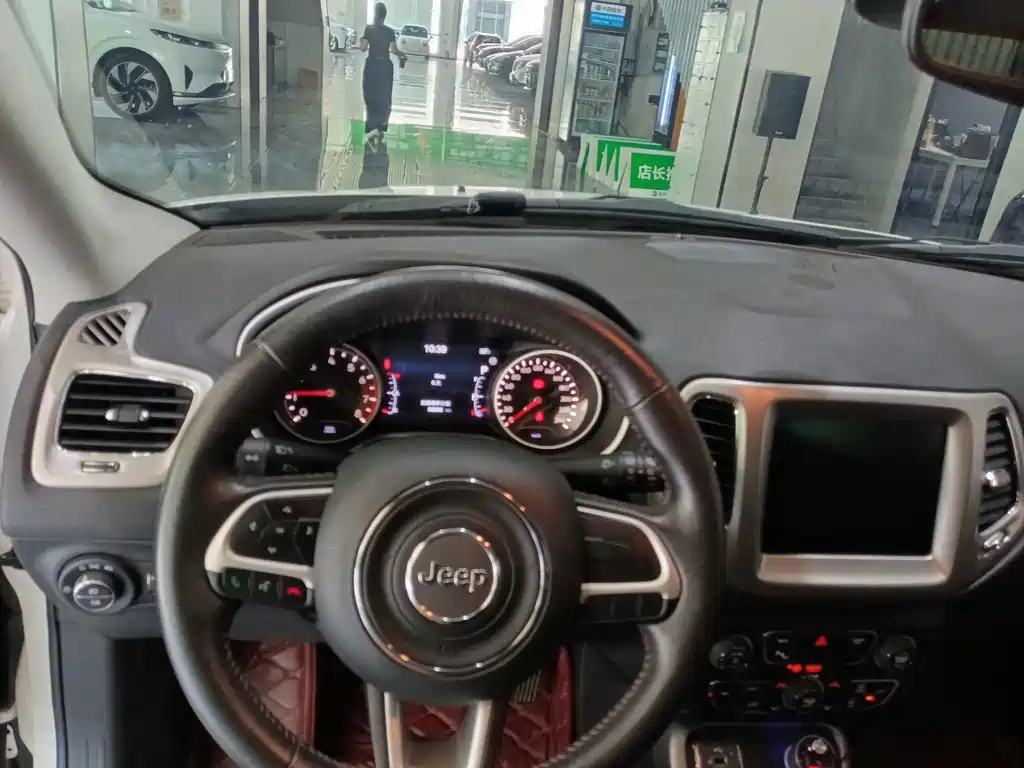 Jeep Compass — миниатюра 11