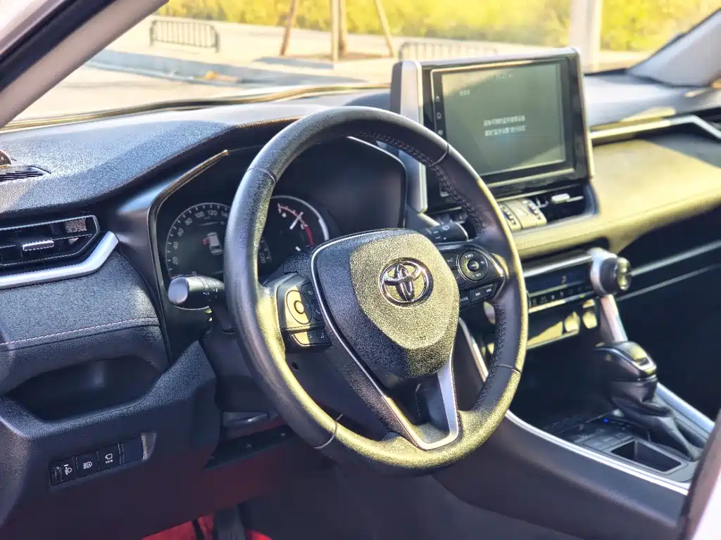 TOYOTA RAV4 RONGFANG