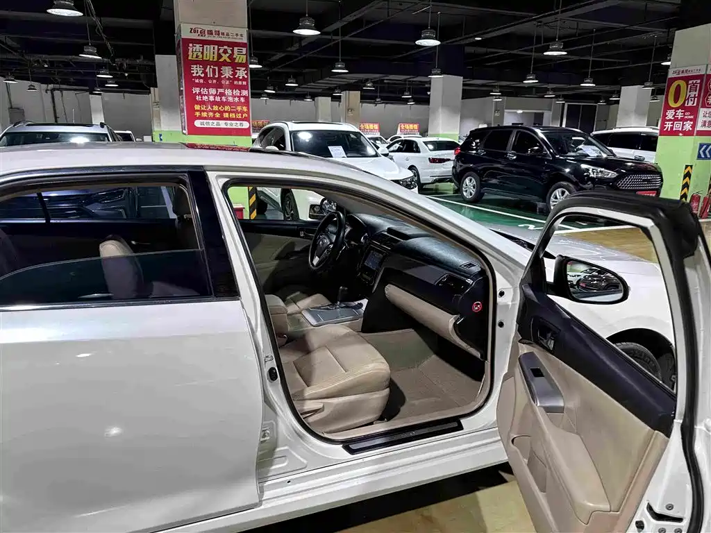 Toyota Camry — миниатюра 6