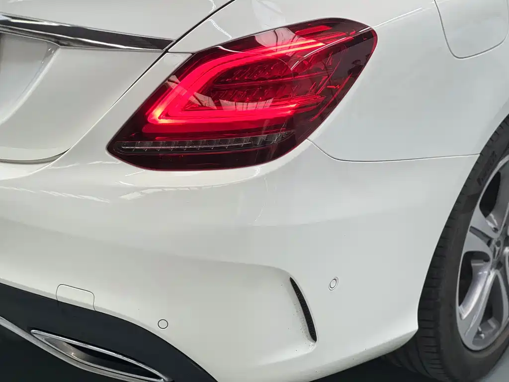 Mercedes-Benz C-Class — миниатюра 4