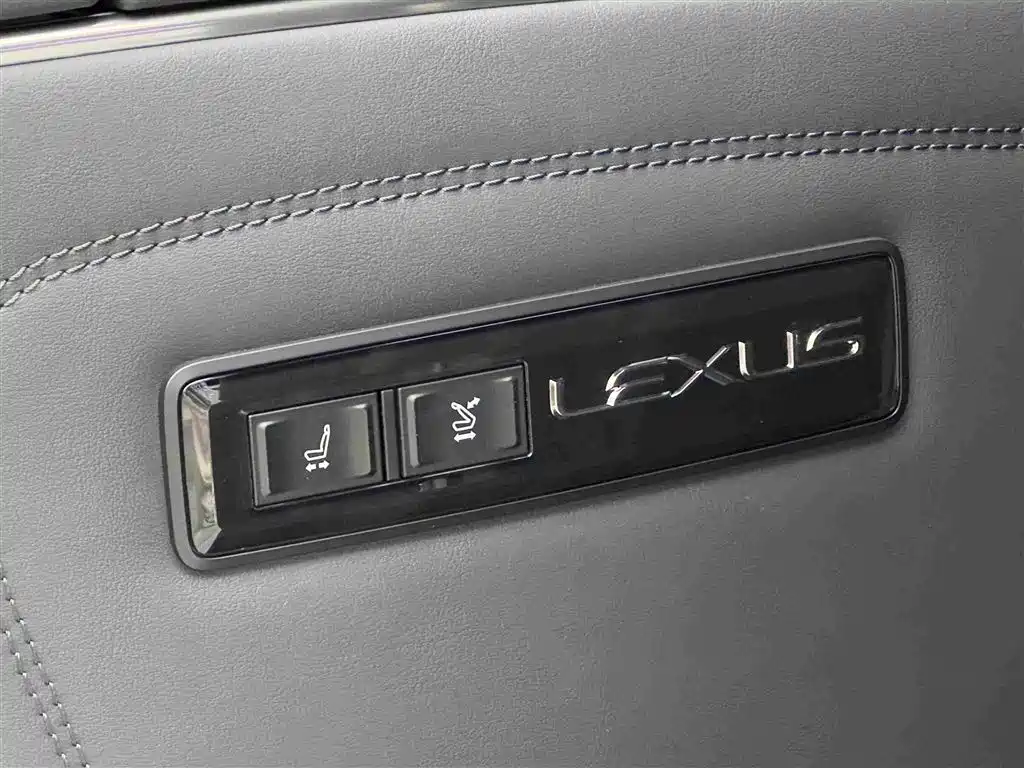 Lexus LM 2023 350h мест