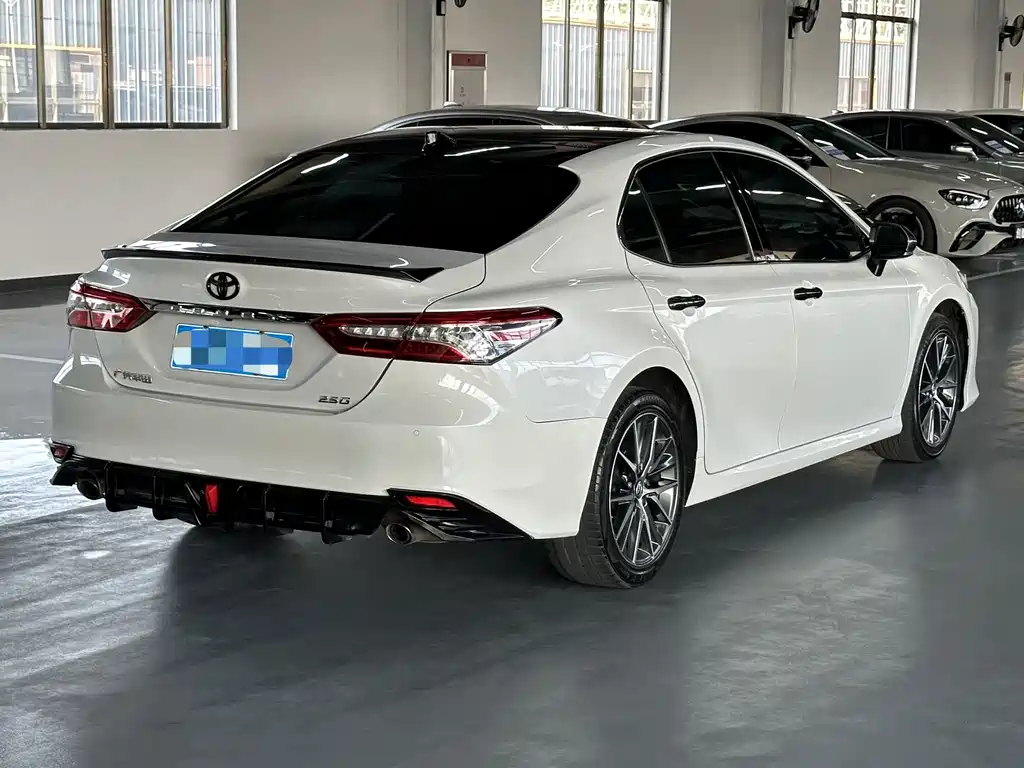 TOYOTA CAMRY