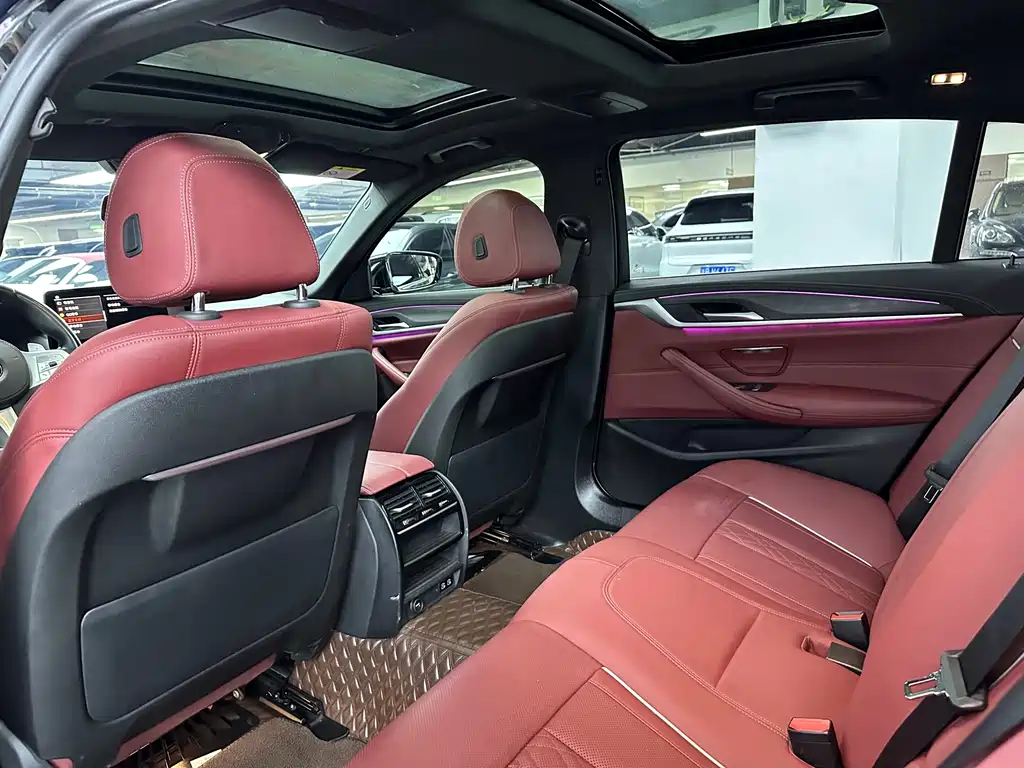 BMW 5 Series — миниатюра 12