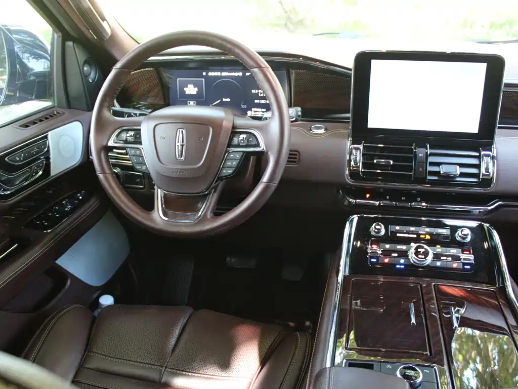 Lincoln Navigator — миниатюра 17