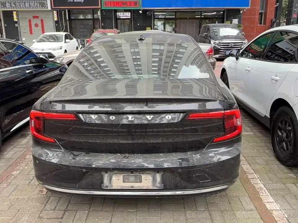 Volvo S90 — миниатюра 4
