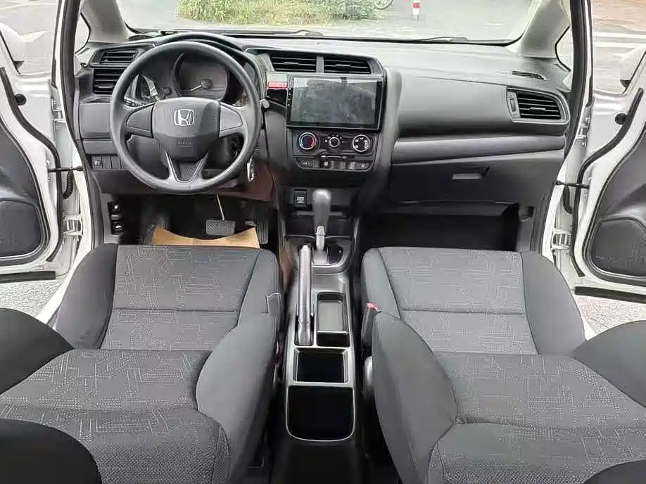 Honda Fit — миниатюра 13