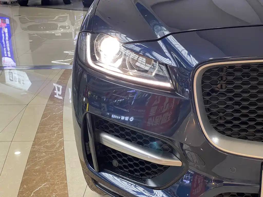 Jaguar F-PACE — миниатюра 13