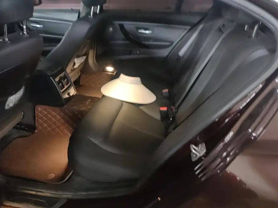 BMW 3 Series — миниатюра 11