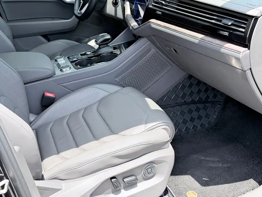 Volkswagen Touareg — миниатюра 14