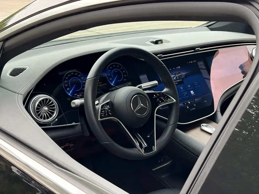 Mercedes-Benz EQS — миниатюра 12
