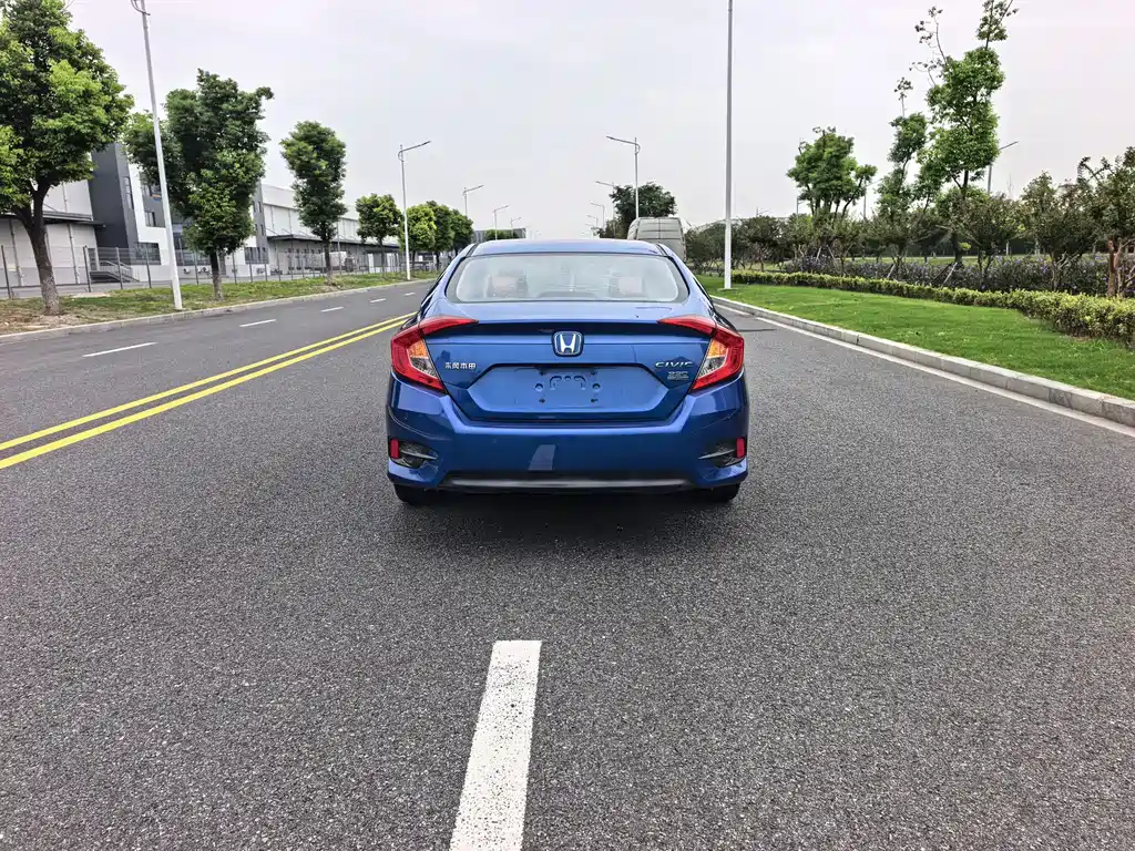 Honda Civic — миниатюра 12