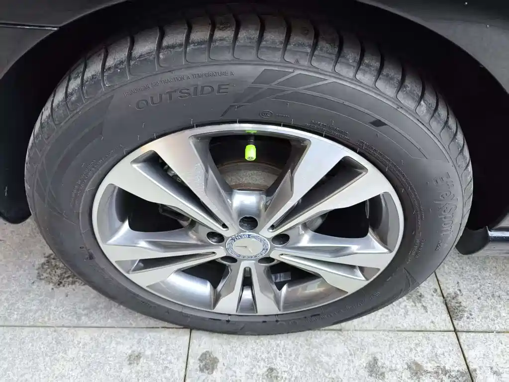 MERCEDES-BENZ V CLASS