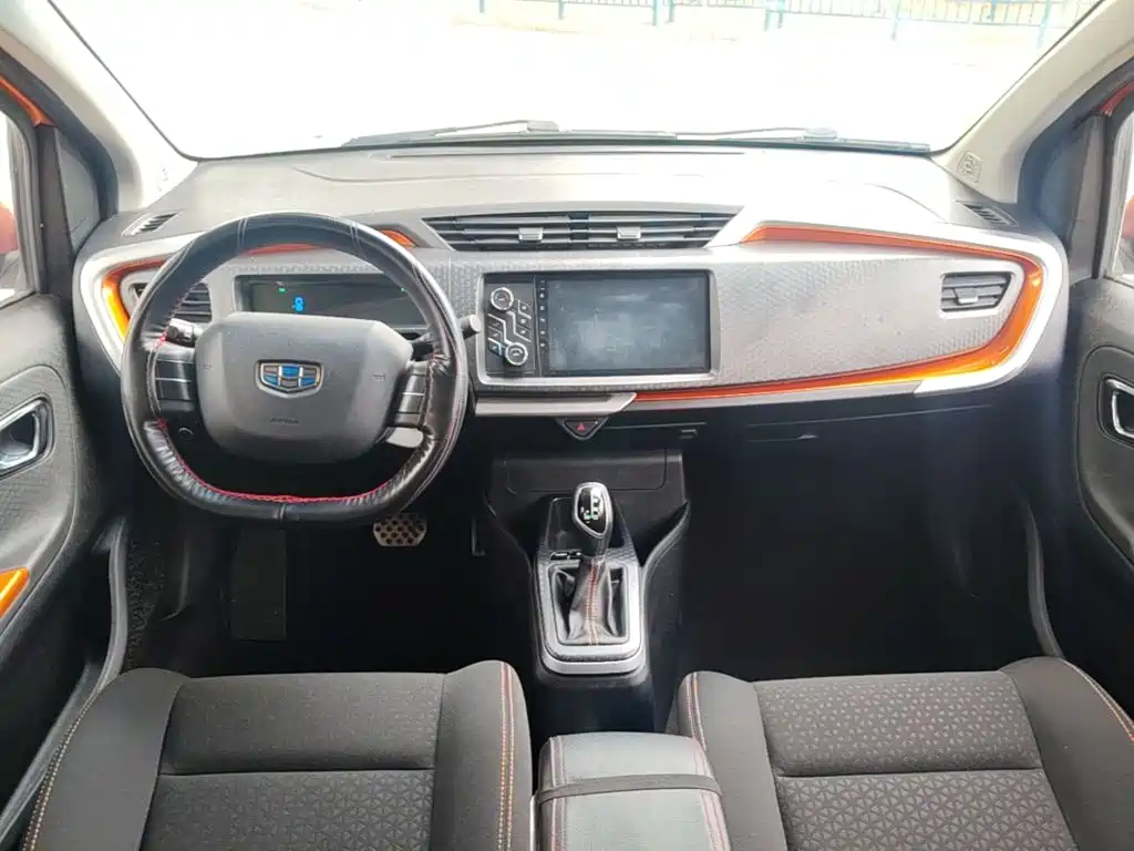 Geely Vision X1 — миниатюра 10