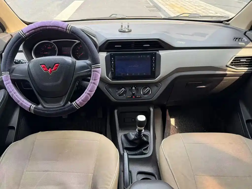 Wuling RongguangS S 2023 1.5L 5/7 мест