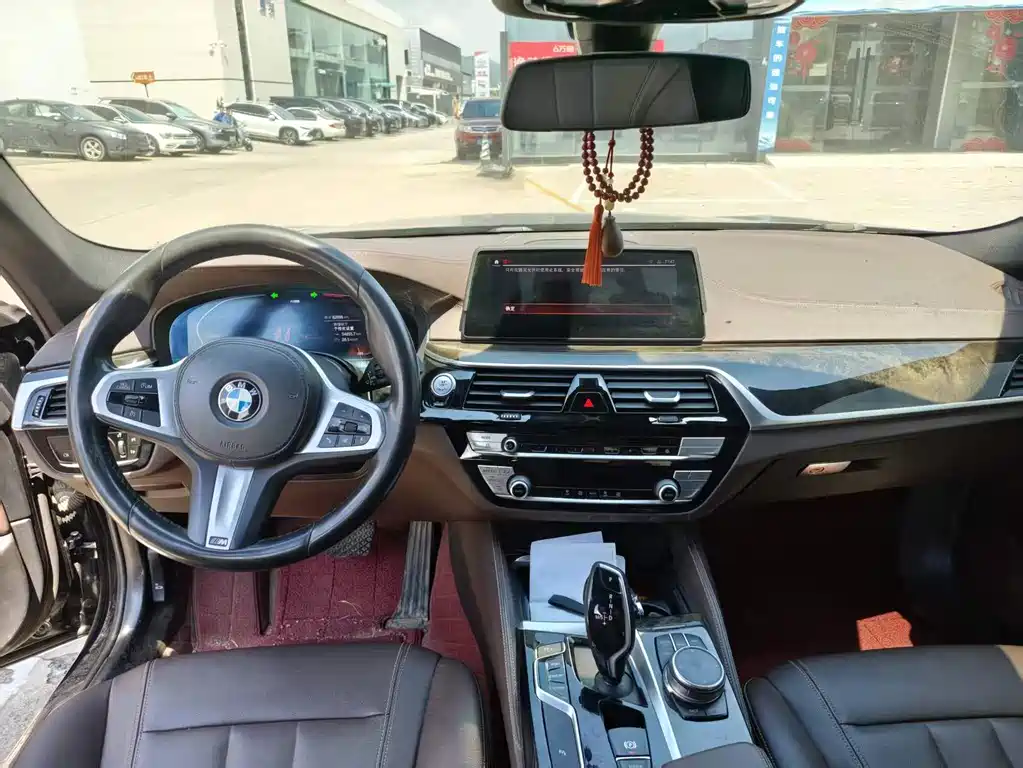 BMW 5 Series — миниатюра 5