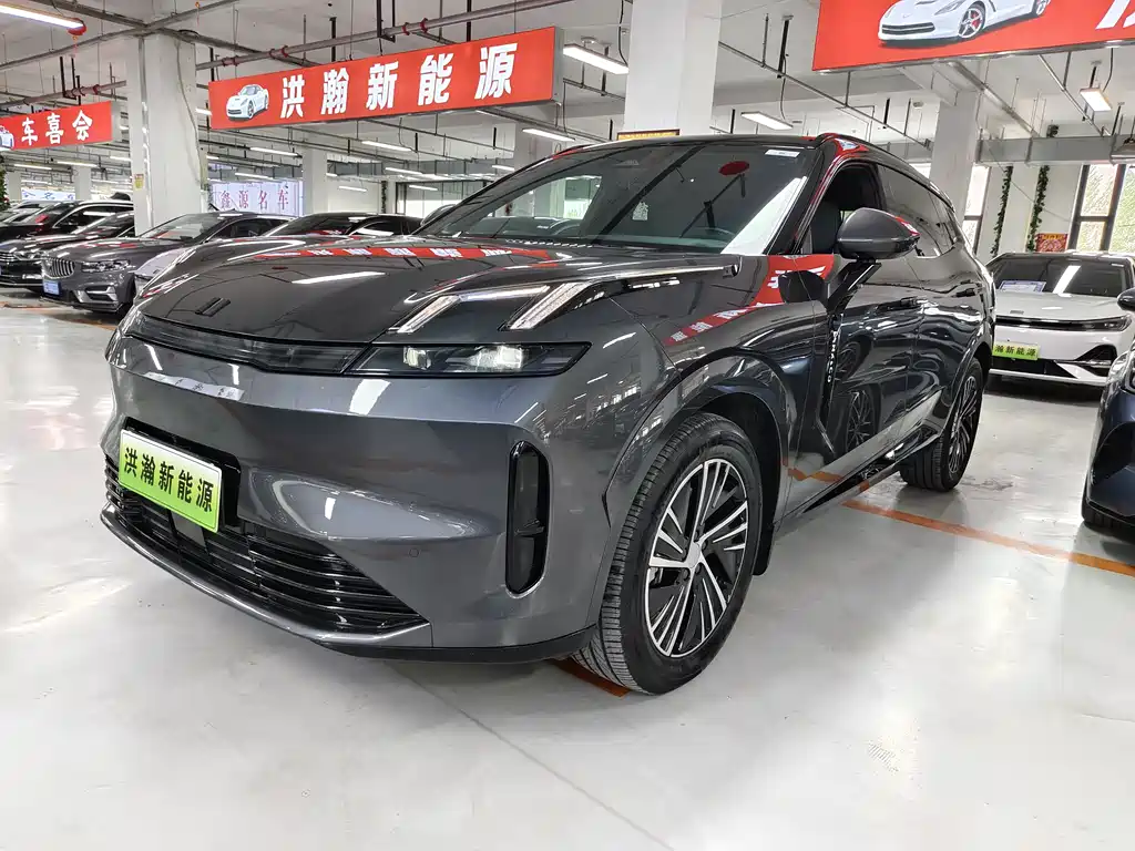 Lynk & Co 08 EM-P 2024