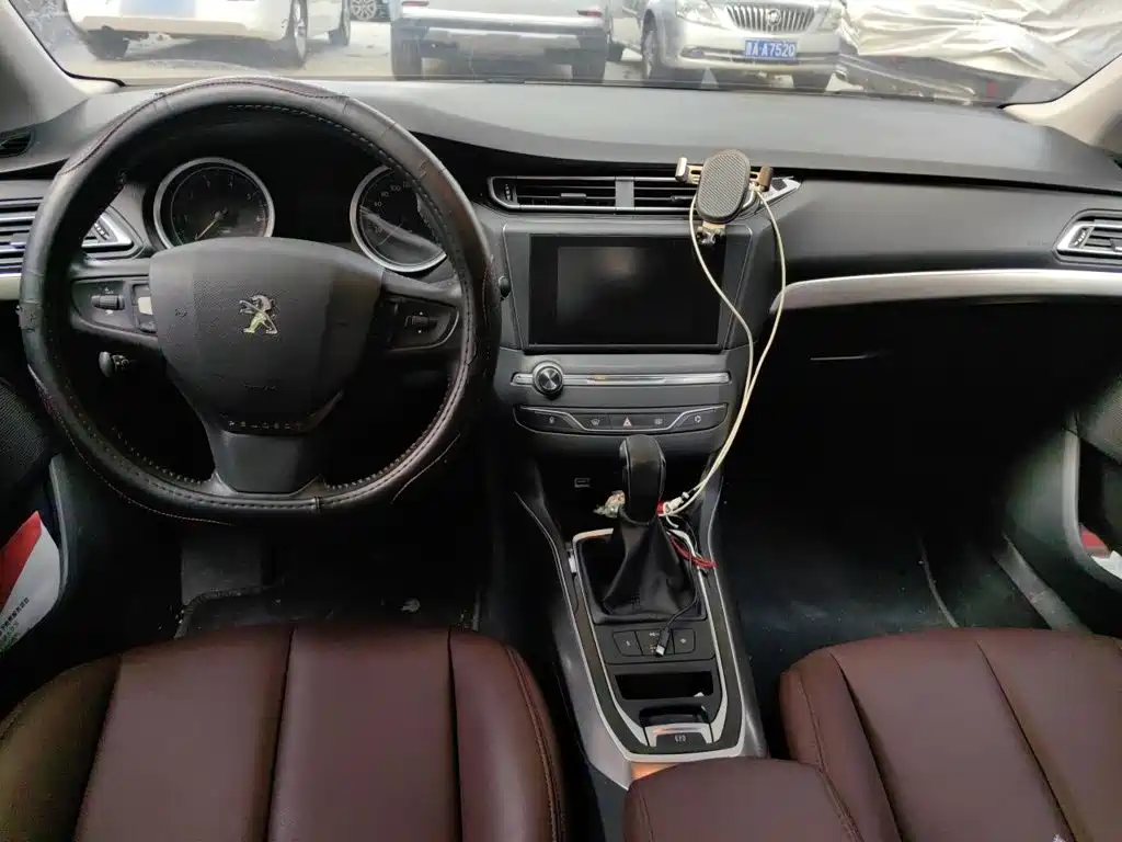 Peugeot 408 — миниатюра 10