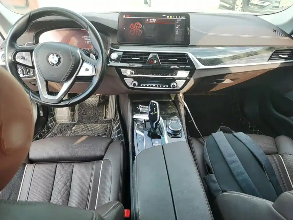 BMW 5 Series — миниатюра 10