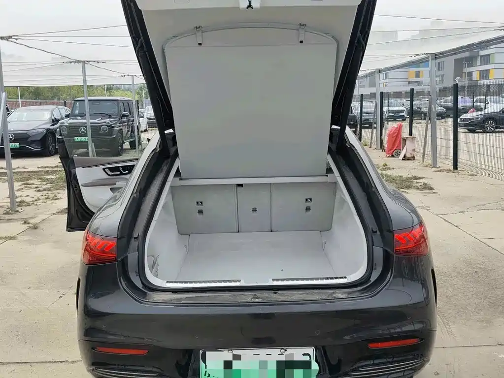 Mercedes-Benz EQS AMG — миниатюра 9