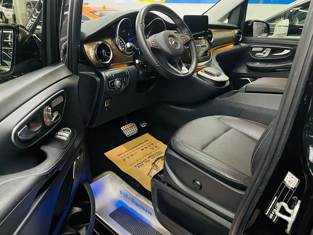 MERCEDES-BENZ V CLASS