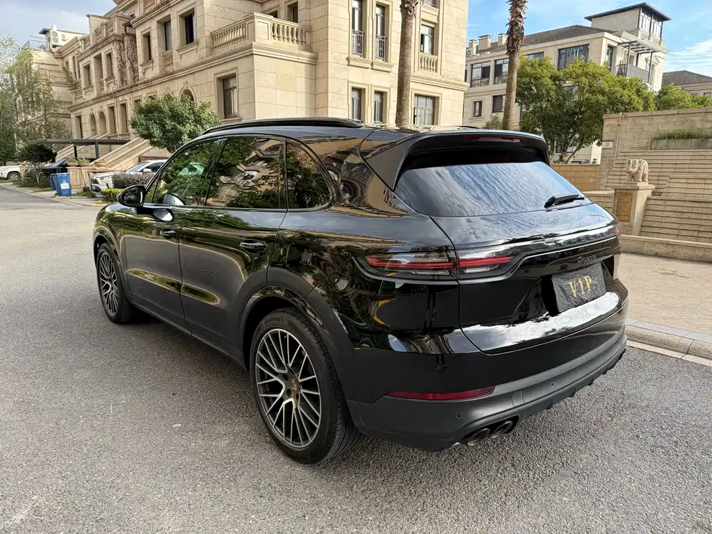 PORSCHE CAYENNE