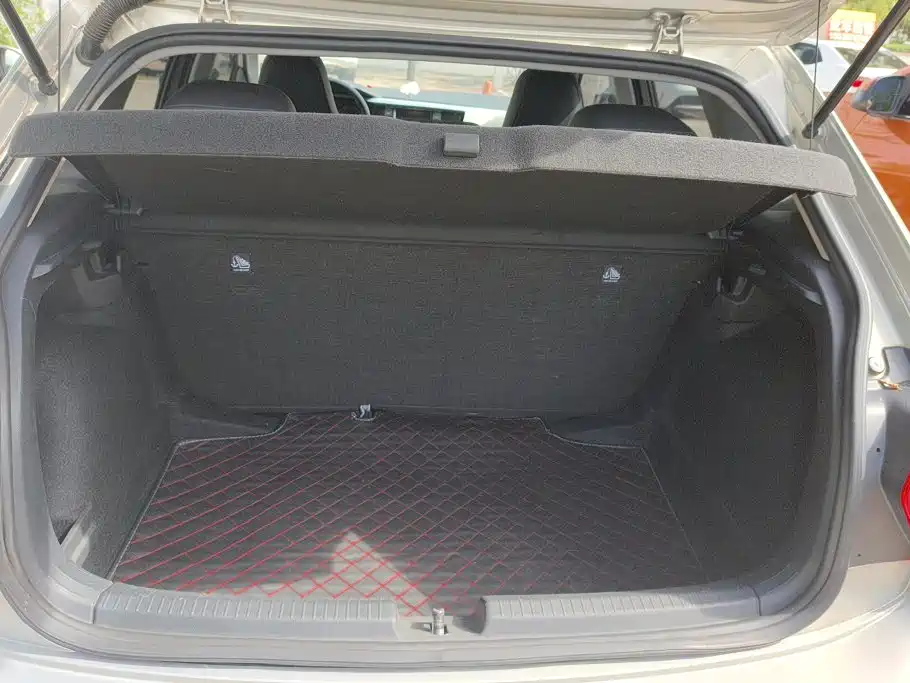 Volkswagen Polo — миниатюра 4
