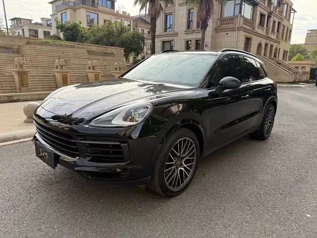 PORSCHE CAYENNE 2022
