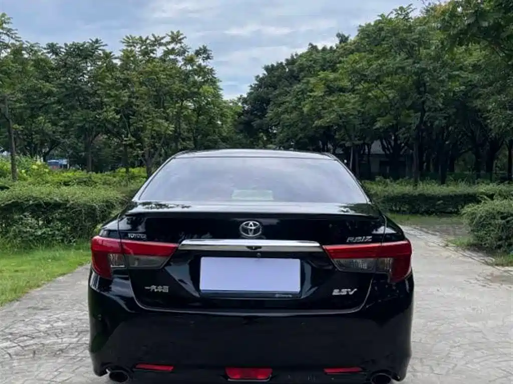 Toyota Reiz 2013 2.5V