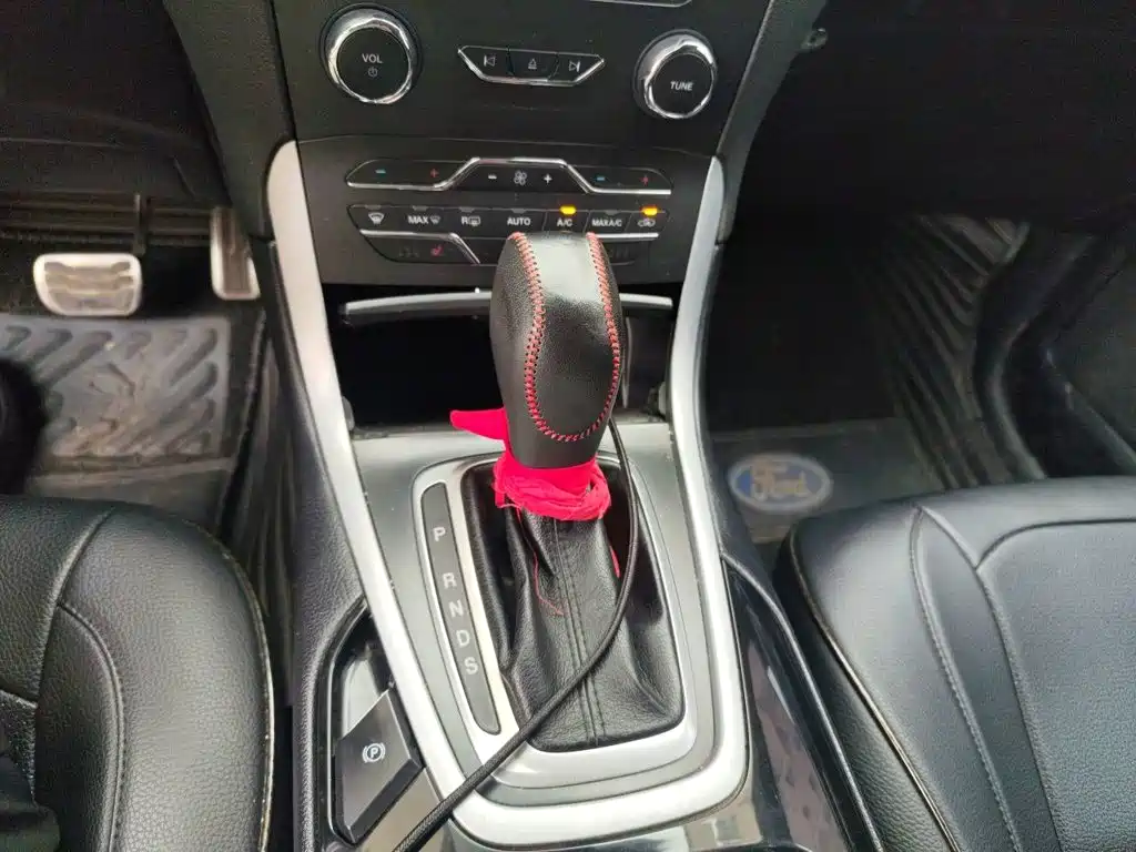 Ford Edge — миниатюра 10