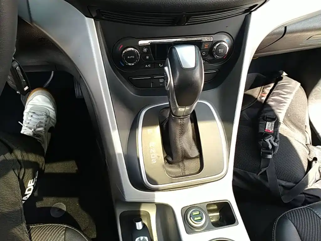 Ford Kuga — миниатюра 14
