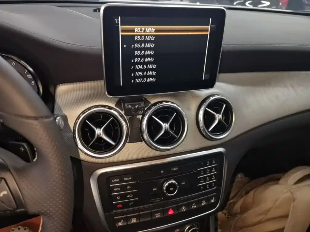 Mercedes-Benz GLA — миниатюра 13