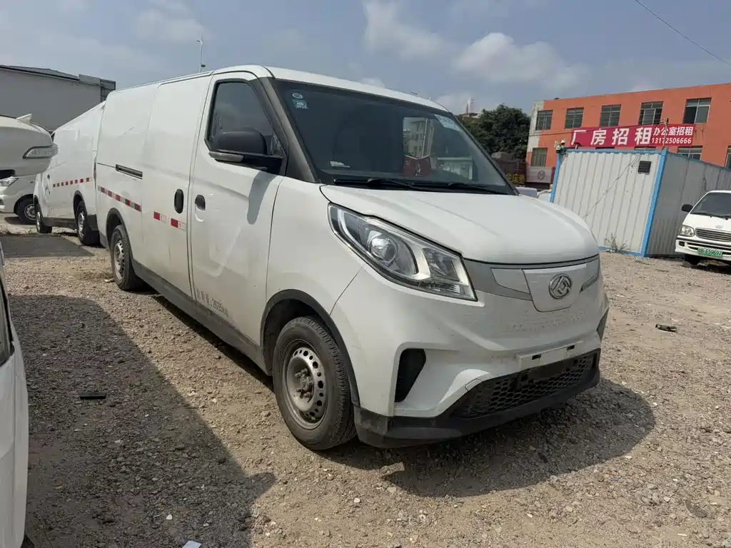 MAXUS EV30 — миниатюра 5
