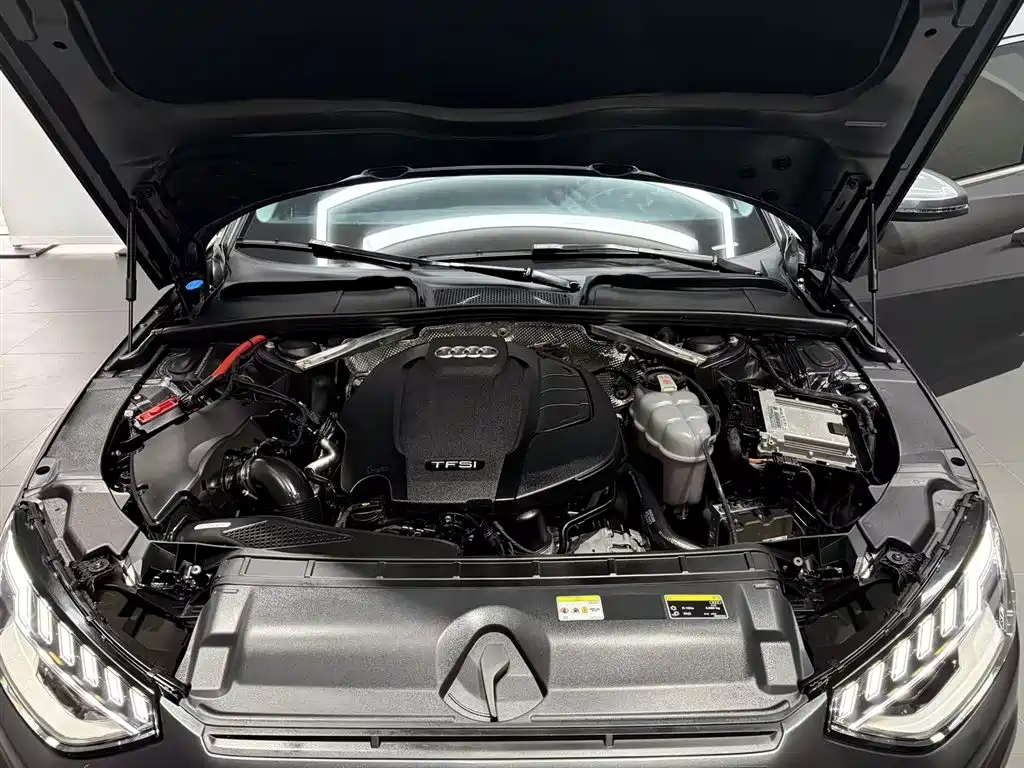 Audi A4L 2022 40 TFSI Luxury