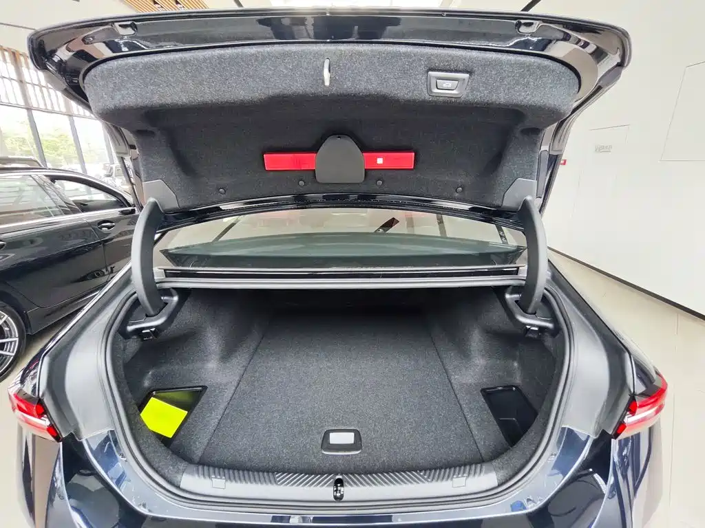 BMW i5 — миниатюра 19