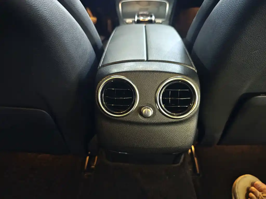 Mercedes-Benz C-Class — миниатюра 10