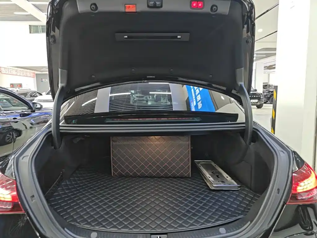 Mercedes-Benz E-Class New Energy — миниатюра 19