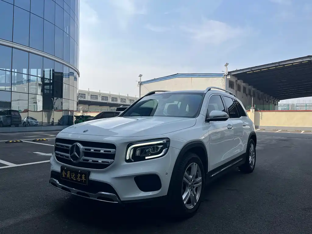 MERCEDES-BENZ GLB
